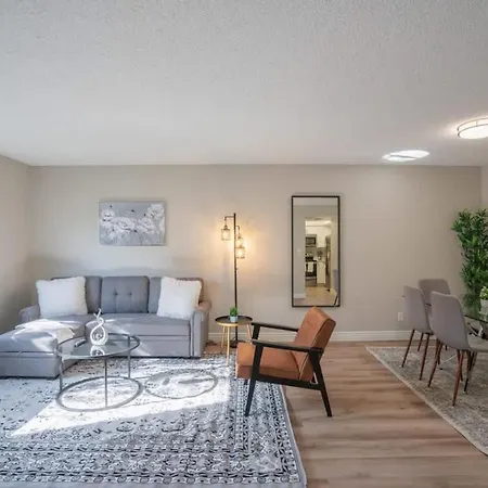 Ferienwohnung Unique 2Bd - Parking, Gym, Pool - Sleeps 8 - 5Min Casino